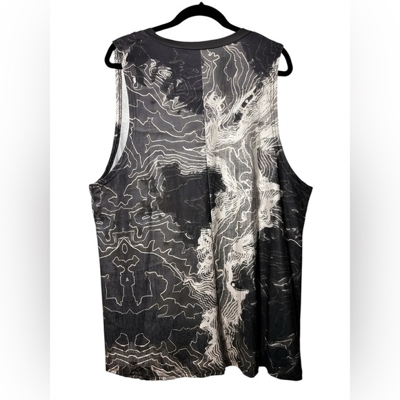 Tank Top V-Neck Black, White & Gray Abstract Pattern Soft & Size 5XL = 22W NWOT. - Picture 2 of 8